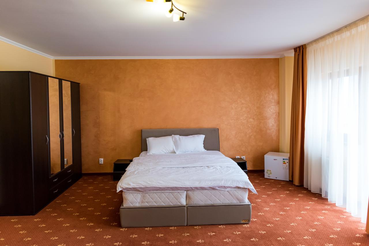 Hotel Monte Carlo Reghin Exterior foto