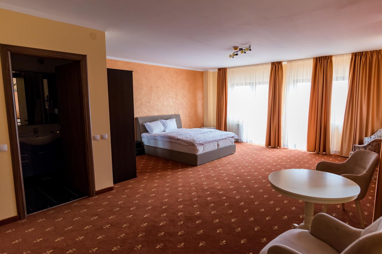 Hotel Monte Carlo Reghin Exterior foto