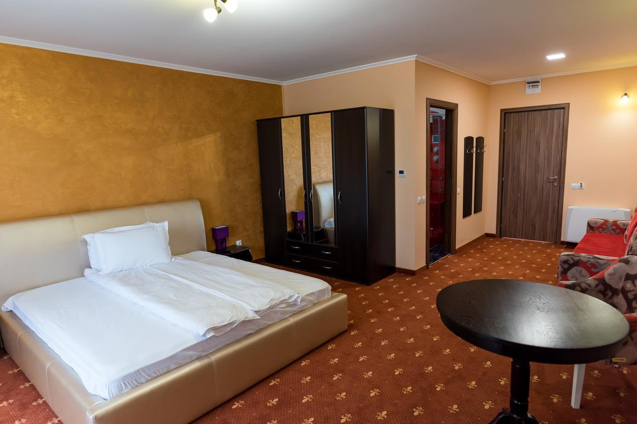 Hotel Monte Carlo Reghin Exterior foto